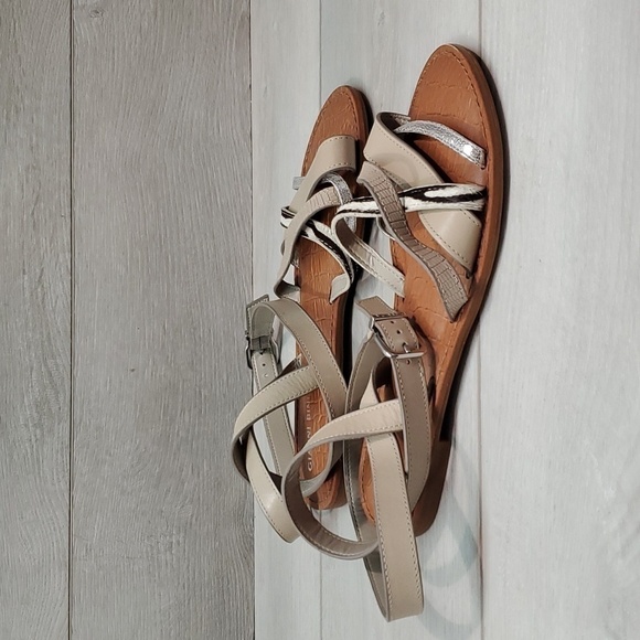 NEW Gianni Bini Womens Saffari Leather Gladiator Sandals Flats shoes sz 8M - Picture 2 of 11